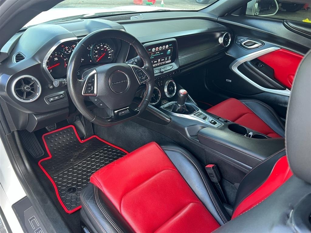 Chevrolet Camaro 2dr Cpe 2SS 2017