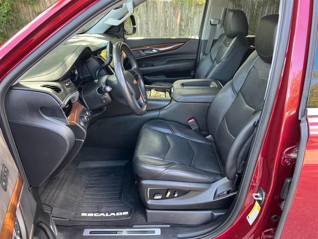 Cadillac Escalade ESV 4WD 4dr Premium Luxury 2018