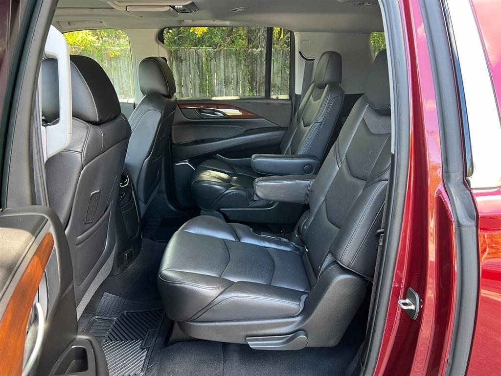 Cadillac Escalade ESV 4WD 4dr Premium Luxury 2018