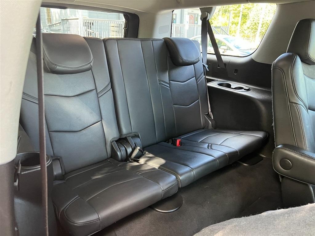 Cadillac Escalade ESV 4WD 4dr Premium Luxury 2018