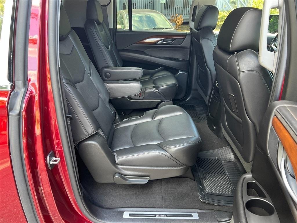 Cadillac Escalade ESV 4WD 4dr Premium Luxury 2018