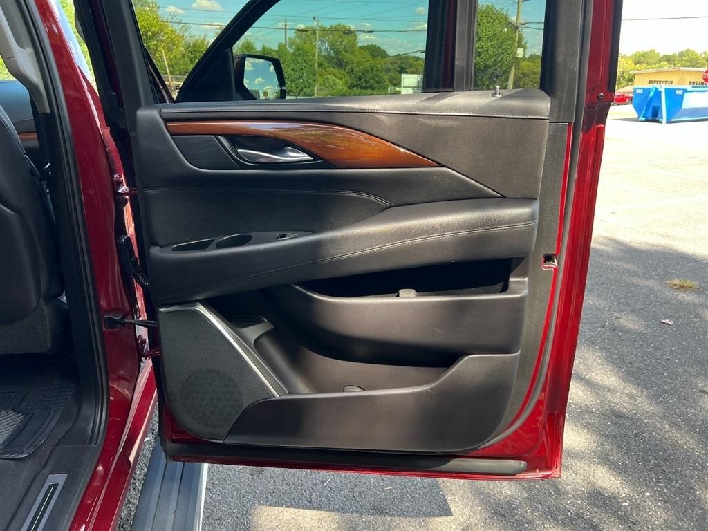 Cadillac Escalade ESV 4WD 4dr Premium Luxury 2018