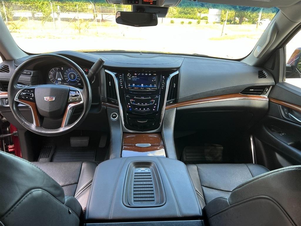 Cadillac Escalade ESV 4WD 4dr Premium Luxury 2018