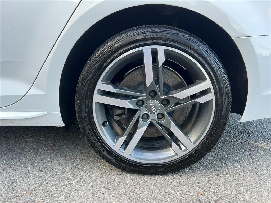 Audi A4 photo 14