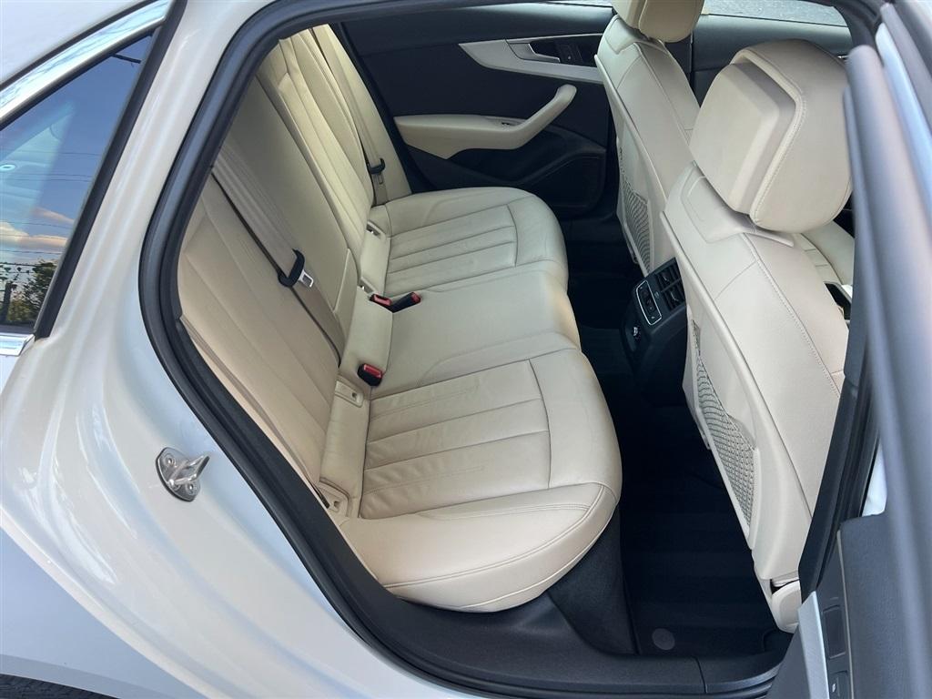 Audi A4 photo 23