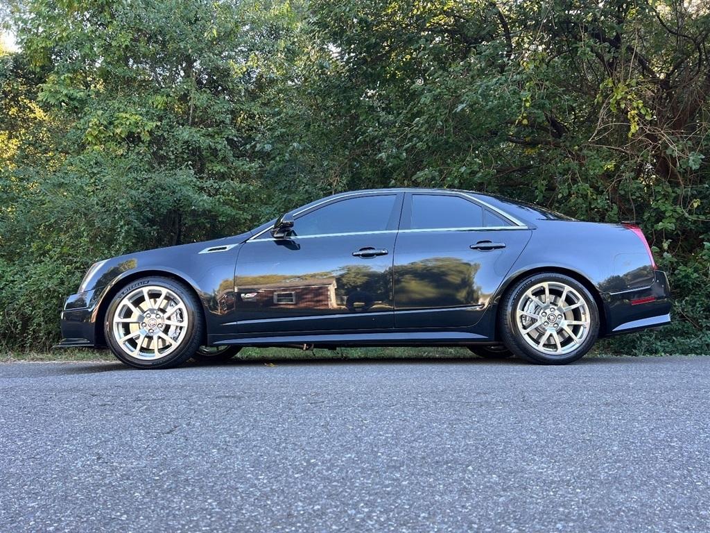 Cadillac CTS-V Sedan 4dr Sdn 2012
