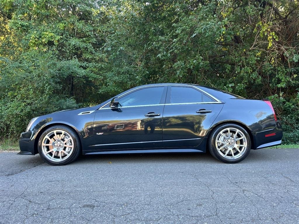 Cadillac CTS-V Sedan 4dr Sdn 2012