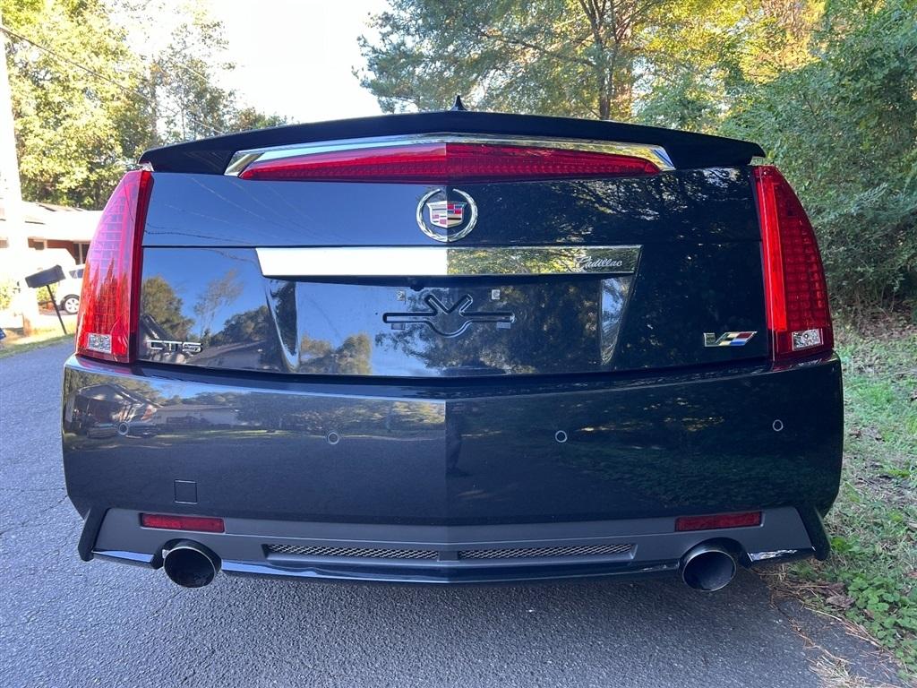 Cadillac CTS-V Sedan 4dr Sdn 2012