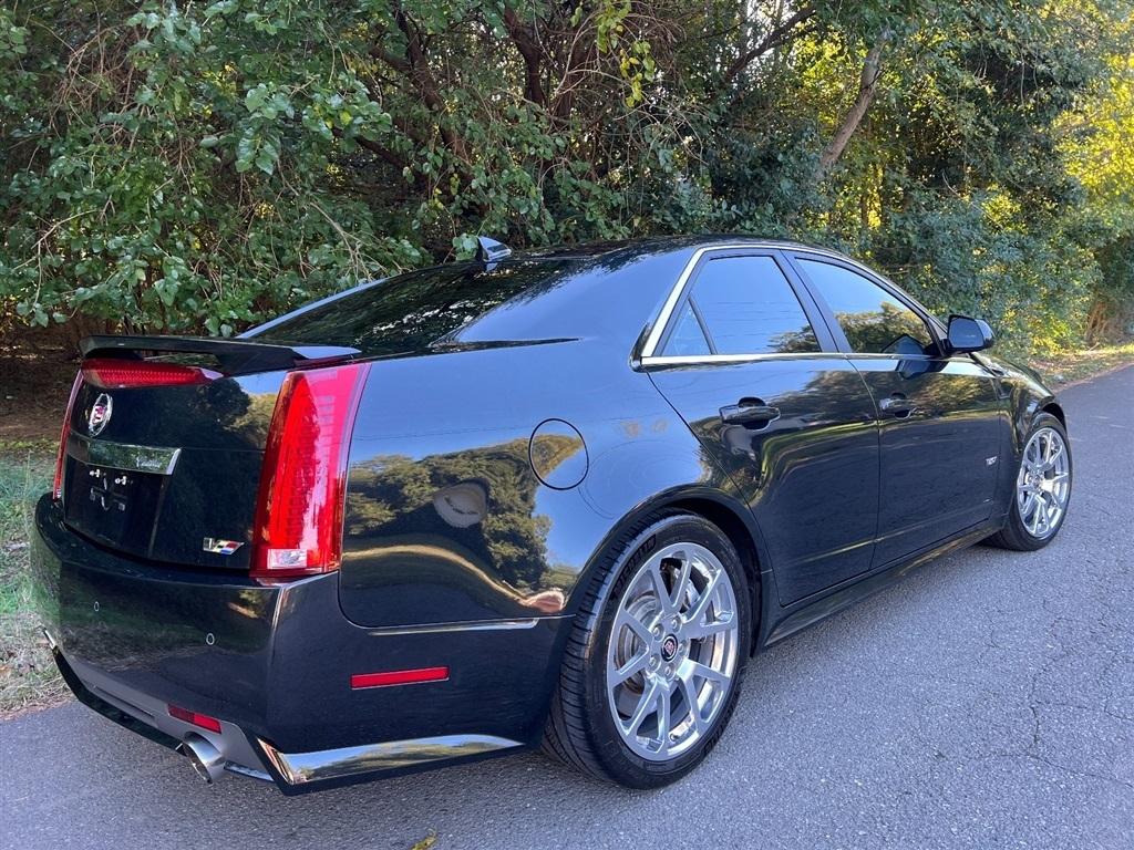 Cadillac CTS-V Sedan 4dr Sdn 2012