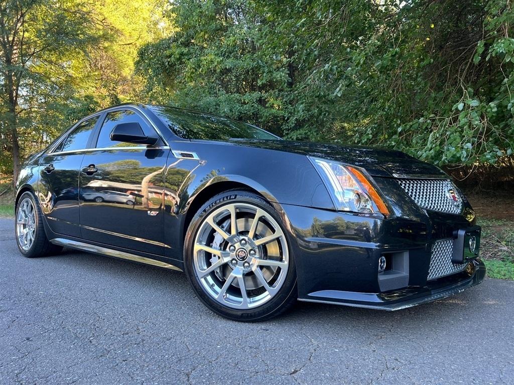 Cadillac CTS-V Sedan 4dr Sdn 2012