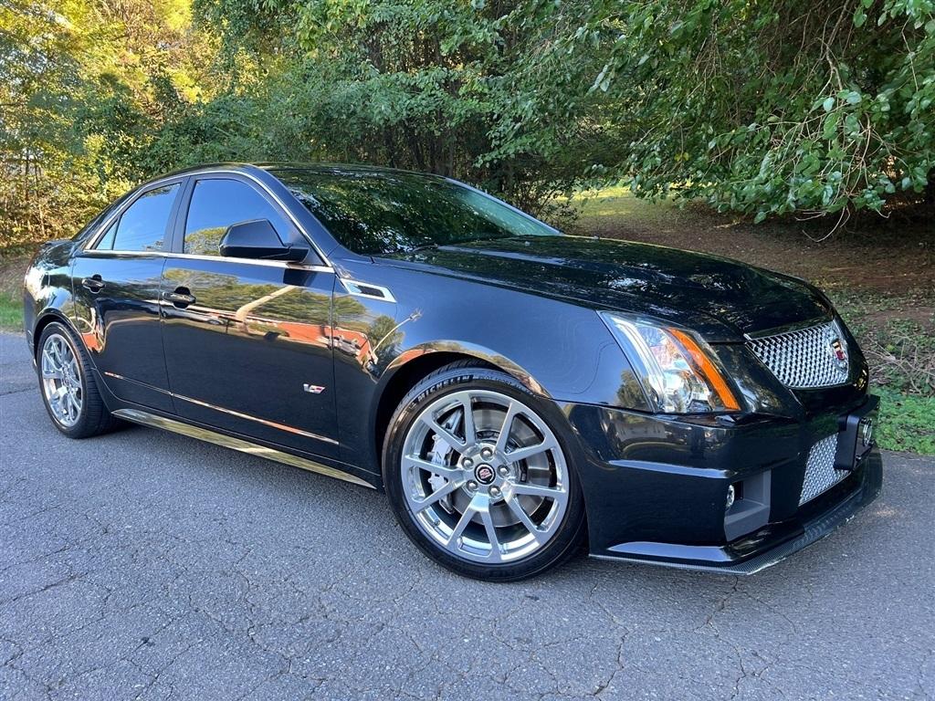 Cadillac CTS-V Sedan 4dr Sdn 2012