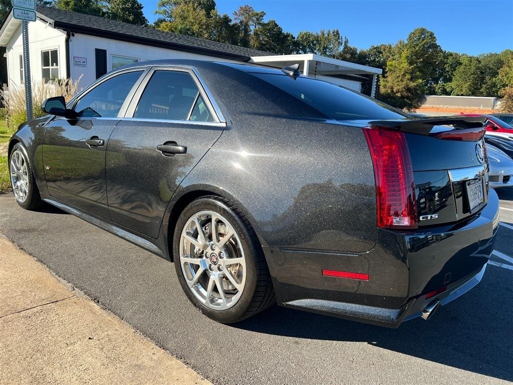 Cadillac CTS-V Sedan 4dr Sdn 2012