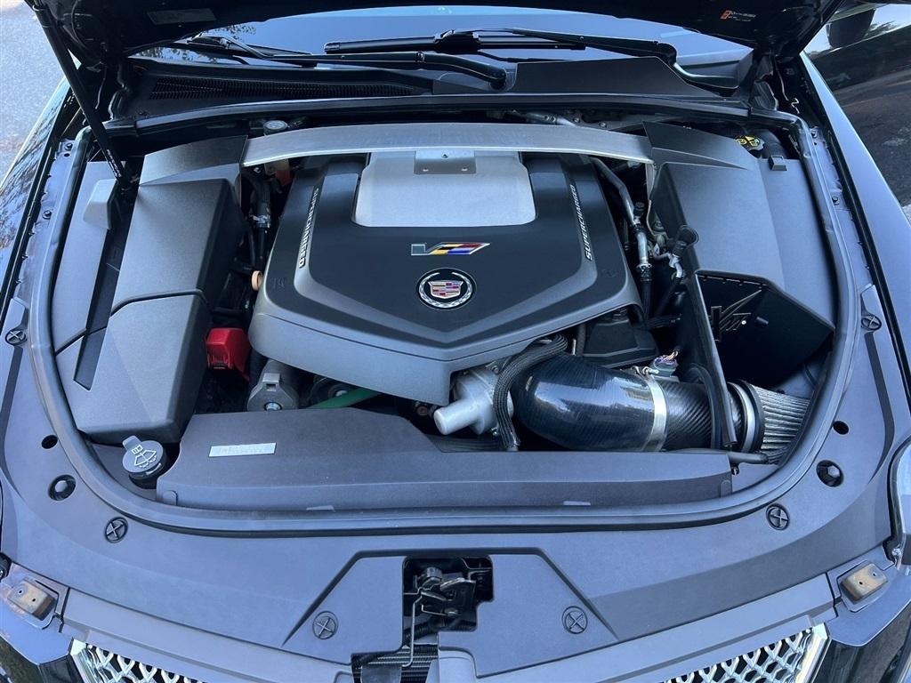 Cadillac CTS-V Sedan 4dr Sdn 2012