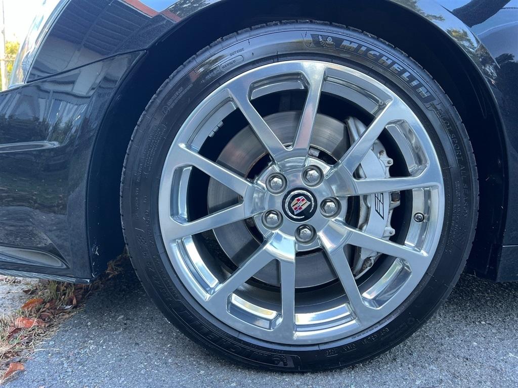Cadillac CTS-V Sedan 4dr Sdn 2012