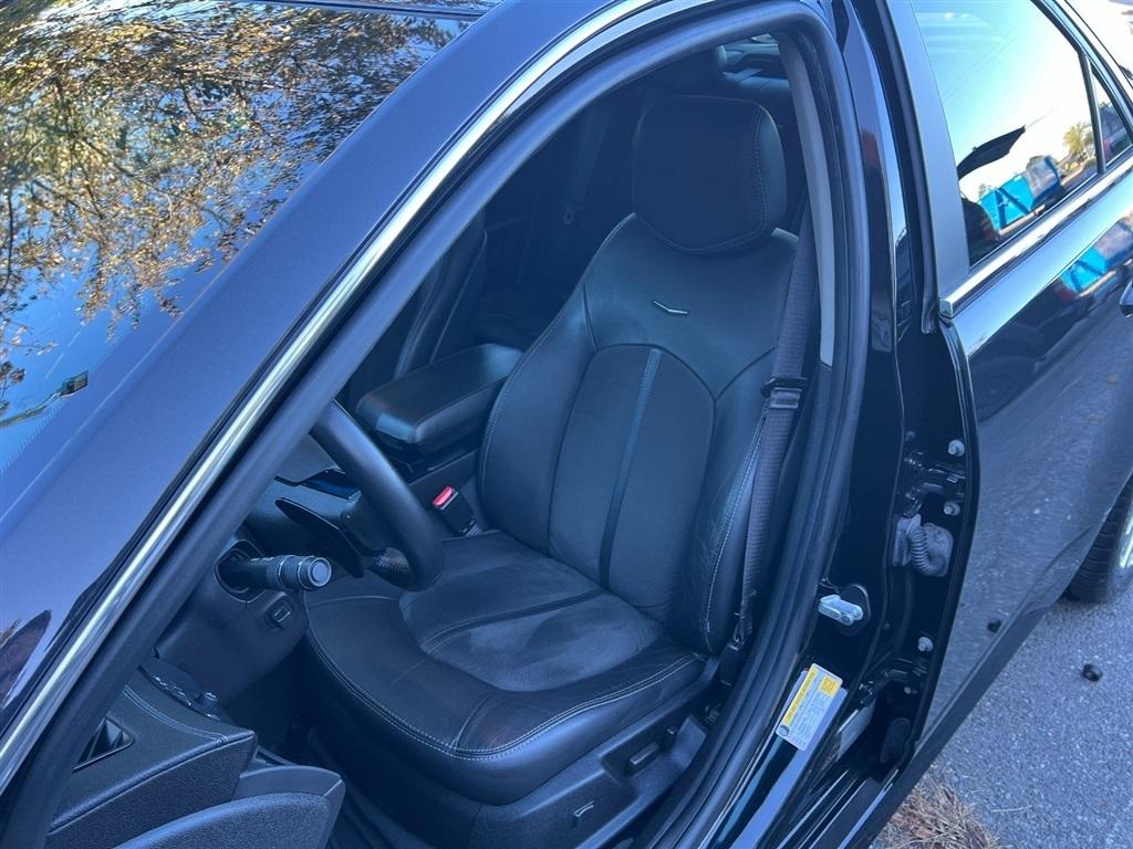 Cadillac CTS-V Sedan 4dr Sdn 2012