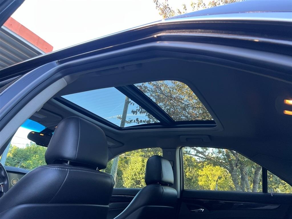 Cadillac CTS-V Sedan 4dr Sdn 2012