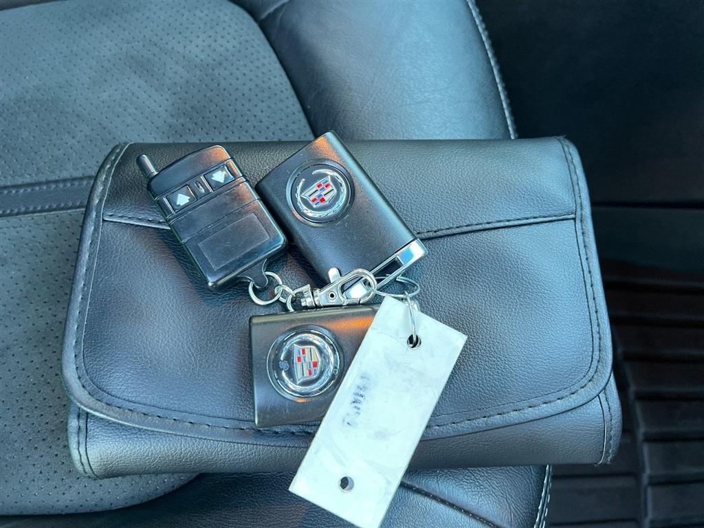 Cadillac CTS-V Sedan 4dr Sdn 2012