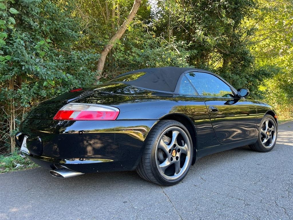 Porsche 911 Carrera 2dr Carrera Cabriolet 6-Spd Manual 2002