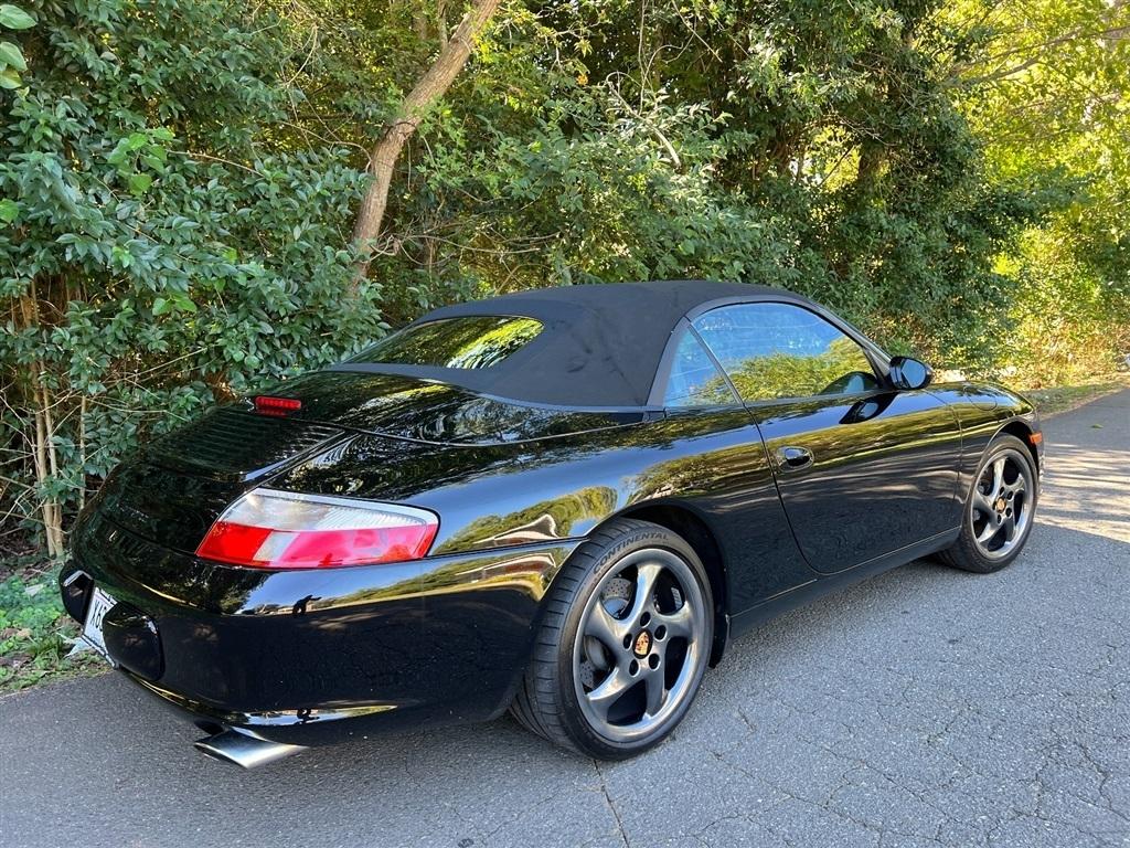 Porsche 911 Carrera 2dr Carrera Cabriolet 6-Spd Manual 2002