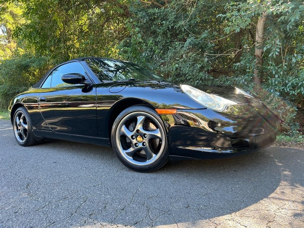 Porsche 911 Carrera 2dr Carrera Cabriolet 6-Spd Manual 2002