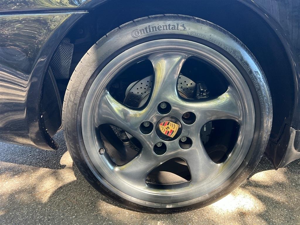 Porsche 911 Carrera 2dr Carrera Cabriolet 6-Spd Manual 2002