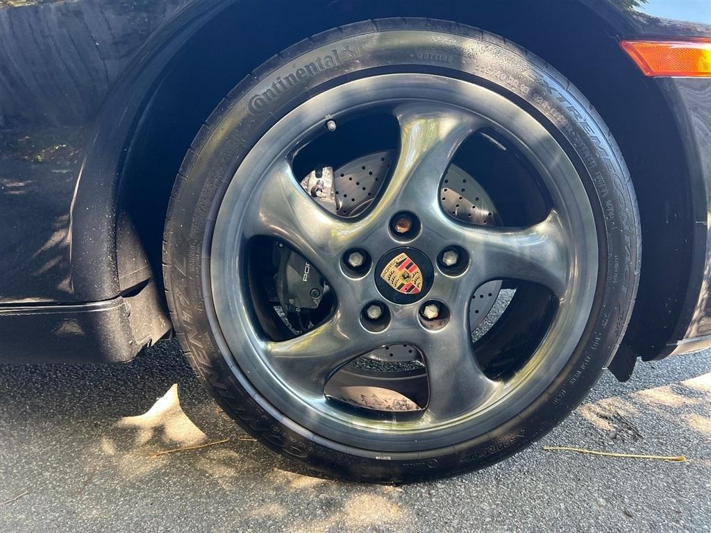 Porsche 911 Carrera 2dr Carrera Cabriolet 6-Spd Manual 2002