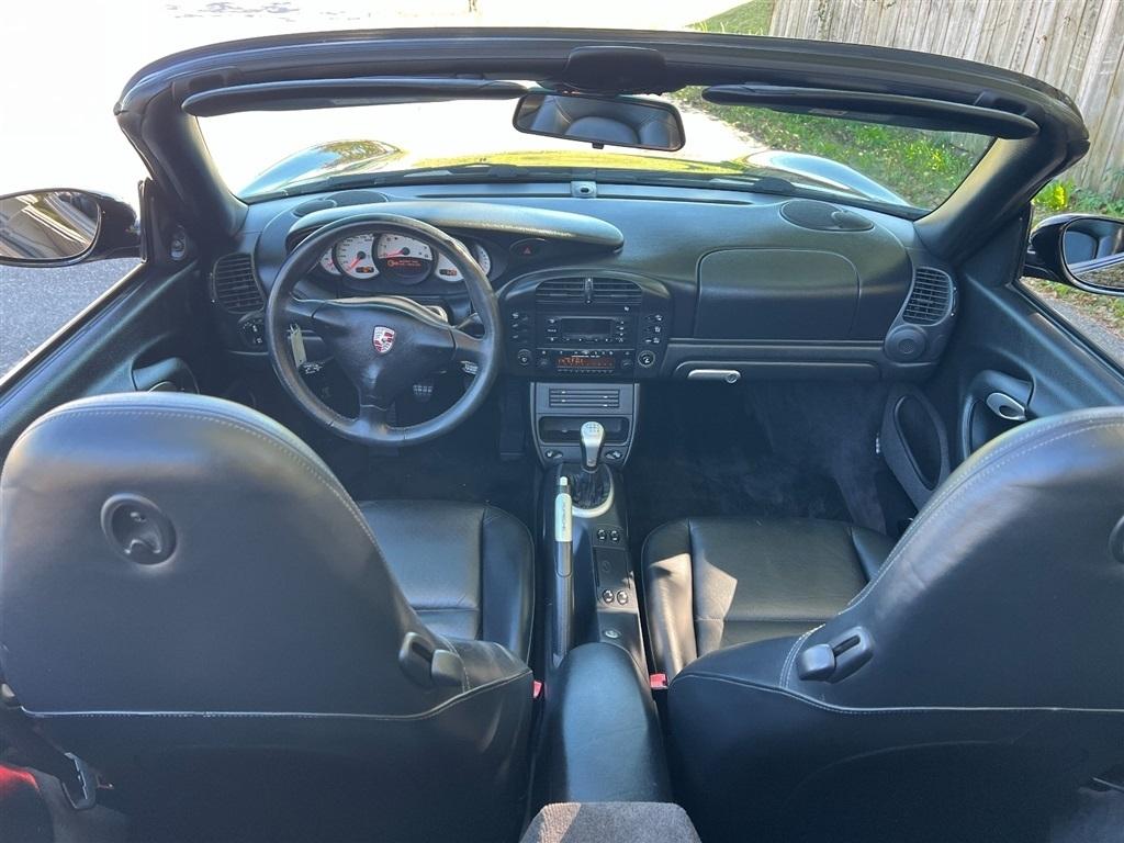 Porsche 911 Carrera 2dr Carrera Cabriolet 6-Spd Manual 2002