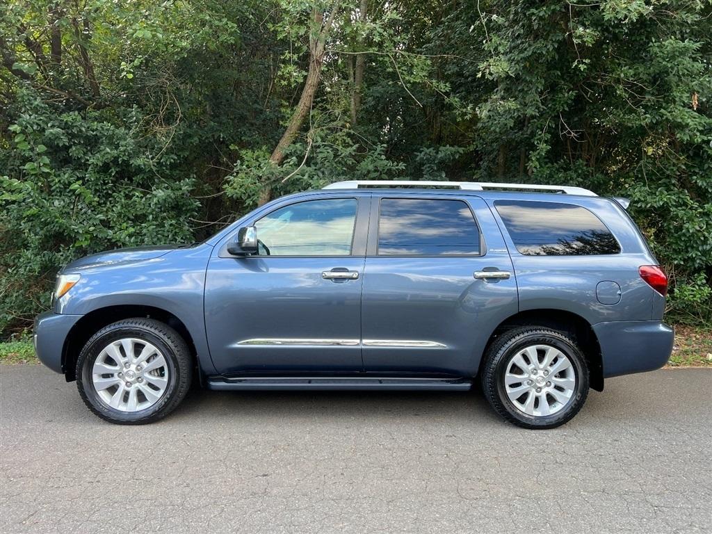 Toyota Sequoia Platinum 4WD (Natl) 2019