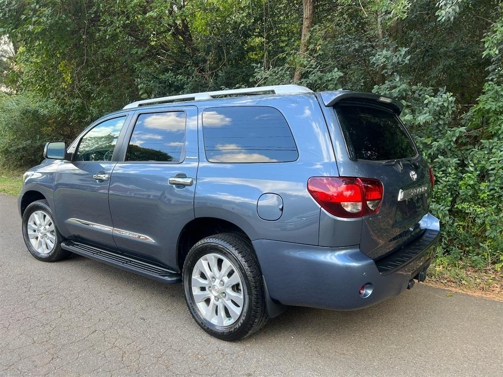 Toyota Sequoia Platinum 4WD (Natl) 2019