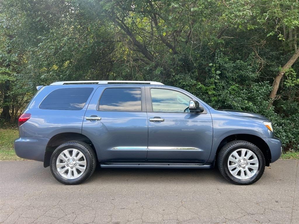 Toyota Sequoia Platinum 4WD (Natl) 2019