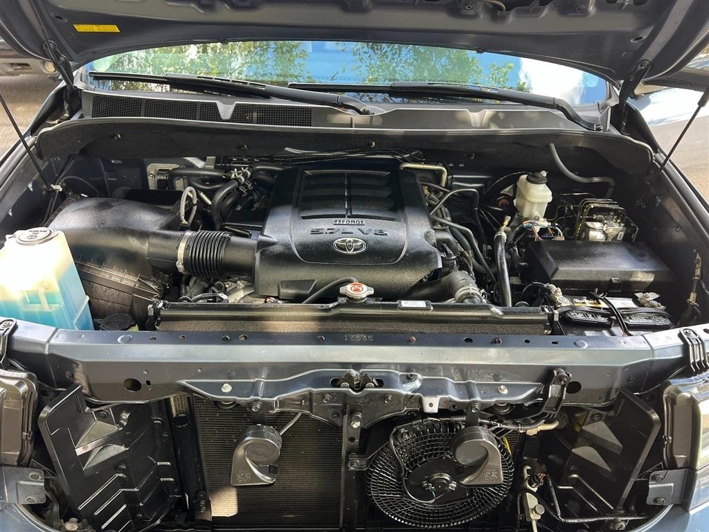 Toyota Sequoia Platinum 4WD (Natl) 2019