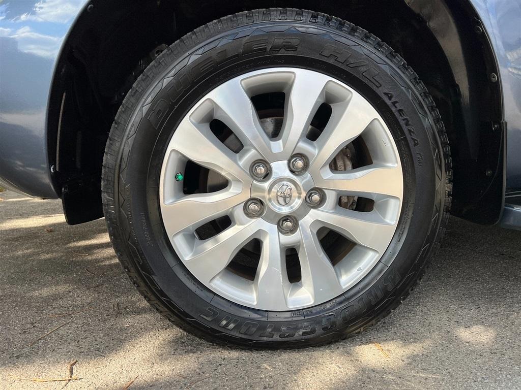 Toyota Sequoia Platinum 4WD (Natl) 2019