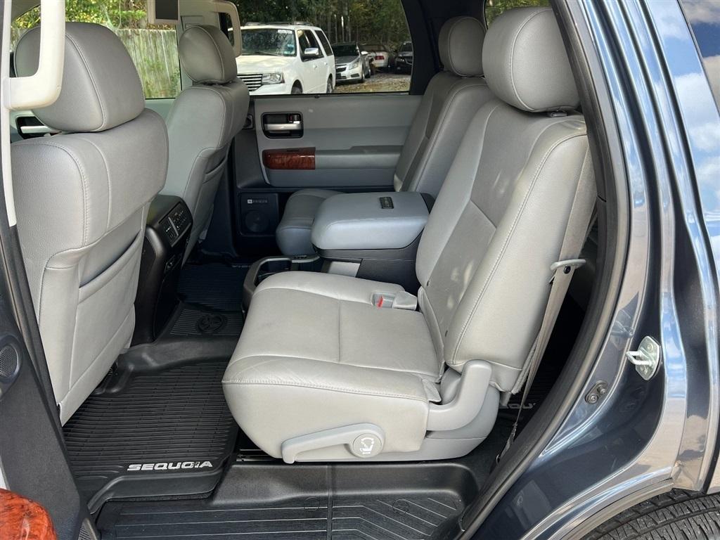 Toyota Sequoia Platinum 4WD (Natl) 2019