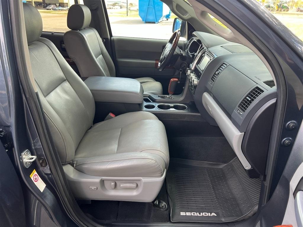 Toyota Sequoia Platinum 4WD (Natl) 2019