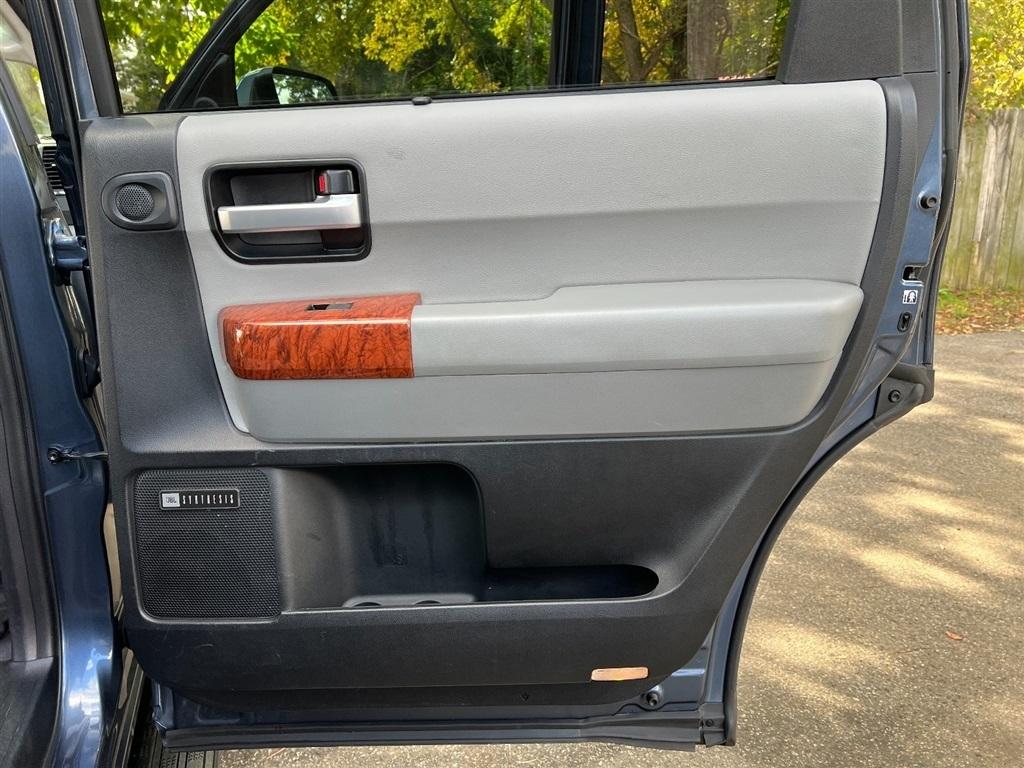 Toyota Sequoia Platinum 4WD (Natl) 2019