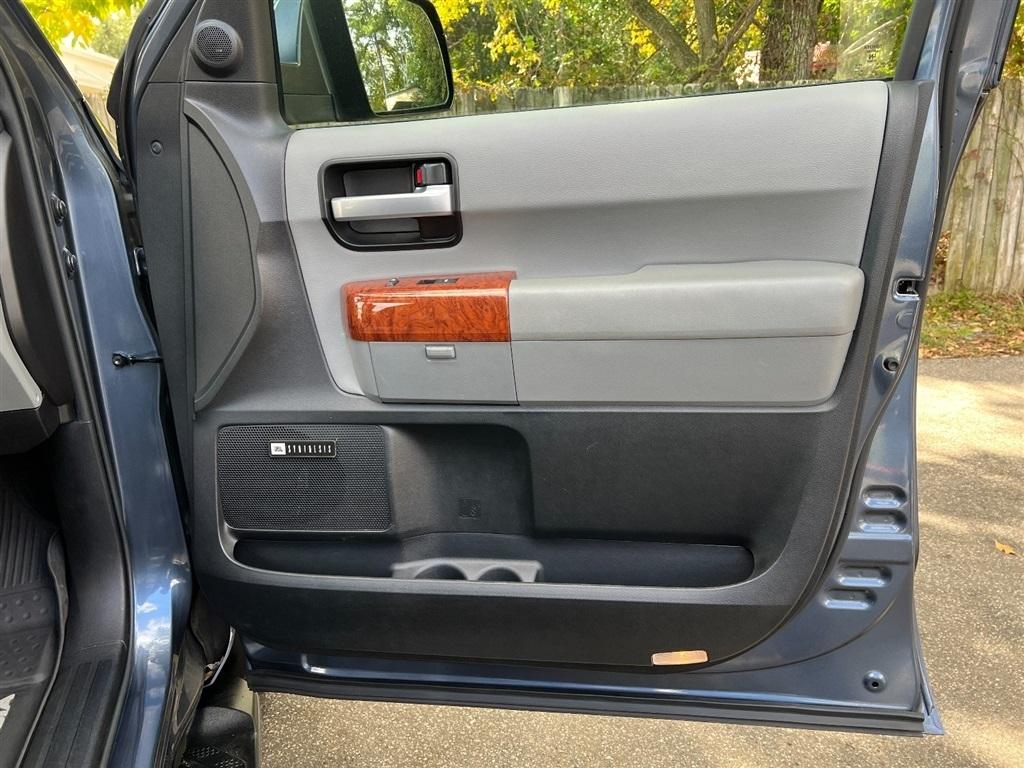Toyota Sequoia Platinum 4WD (Natl) 2019