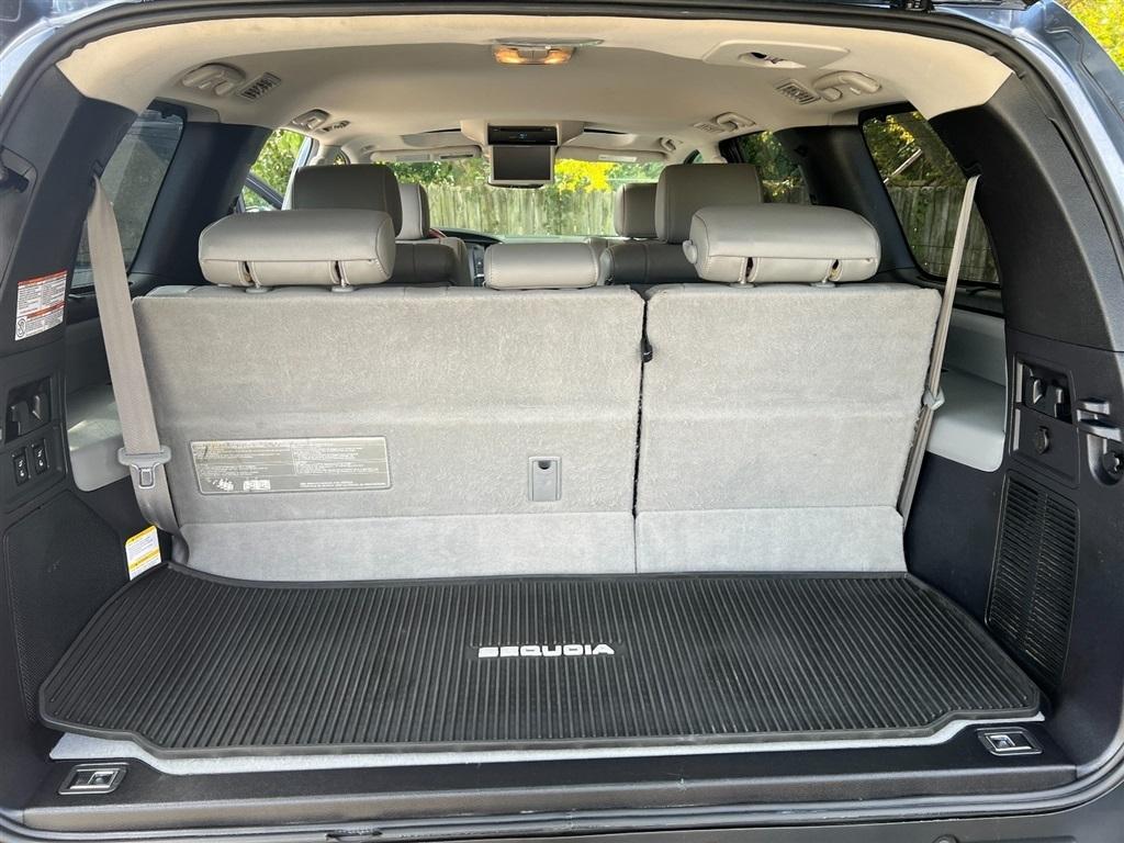 Toyota Sequoia Platinum 4WD (Natl) 2019