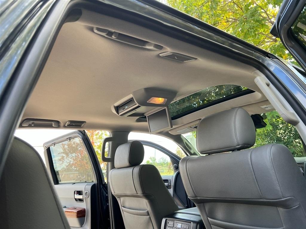 Toyota Sequoia Platinum 4WD (Natl) 2019