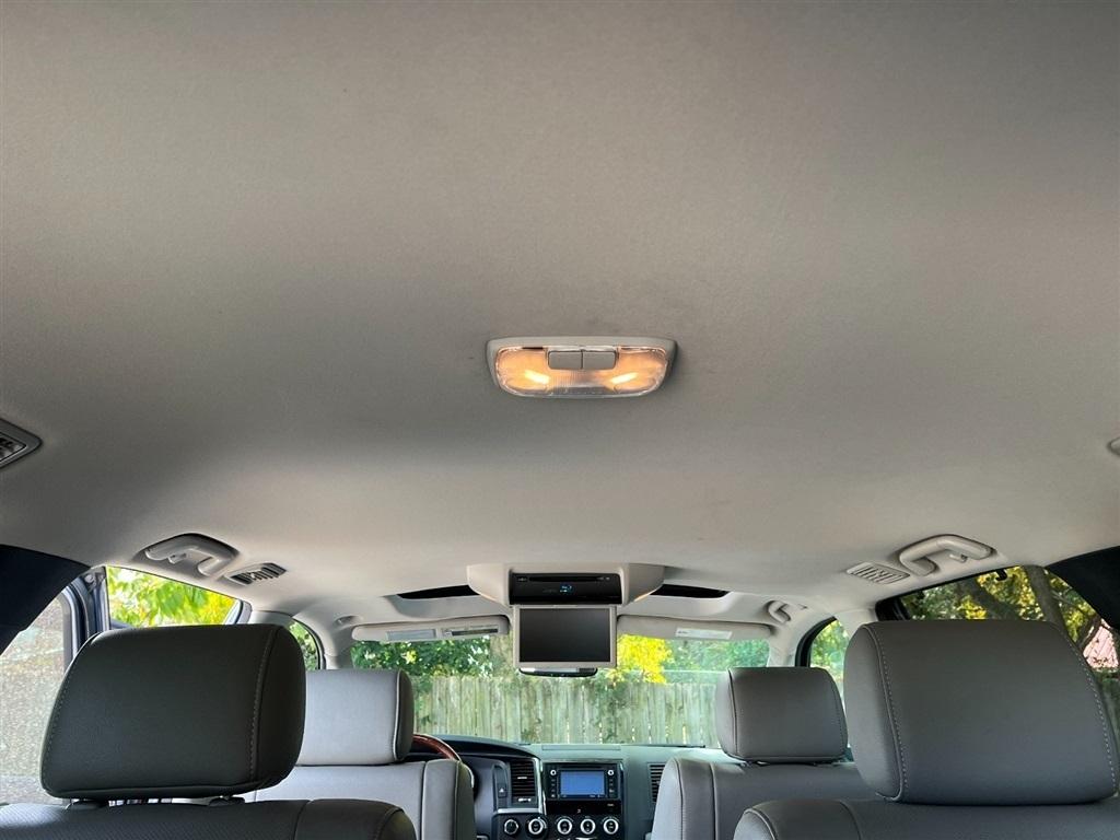 Toyota Sequoia Platinum 4WD (Natl) 2019
