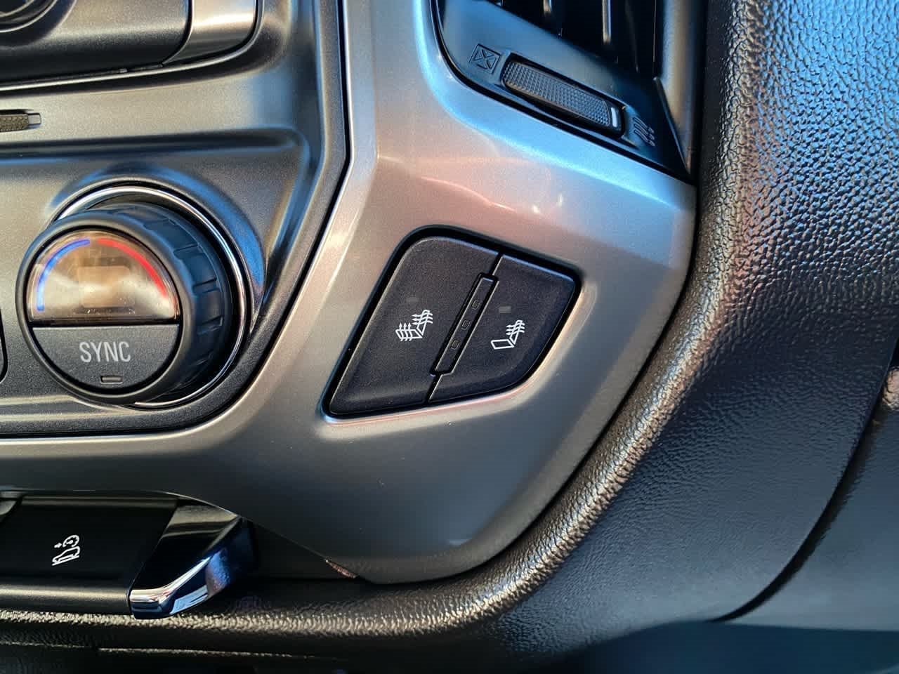 Chevrolet Silverado 1500 4WD Double Cab 143.5" LT w/2LT 2018