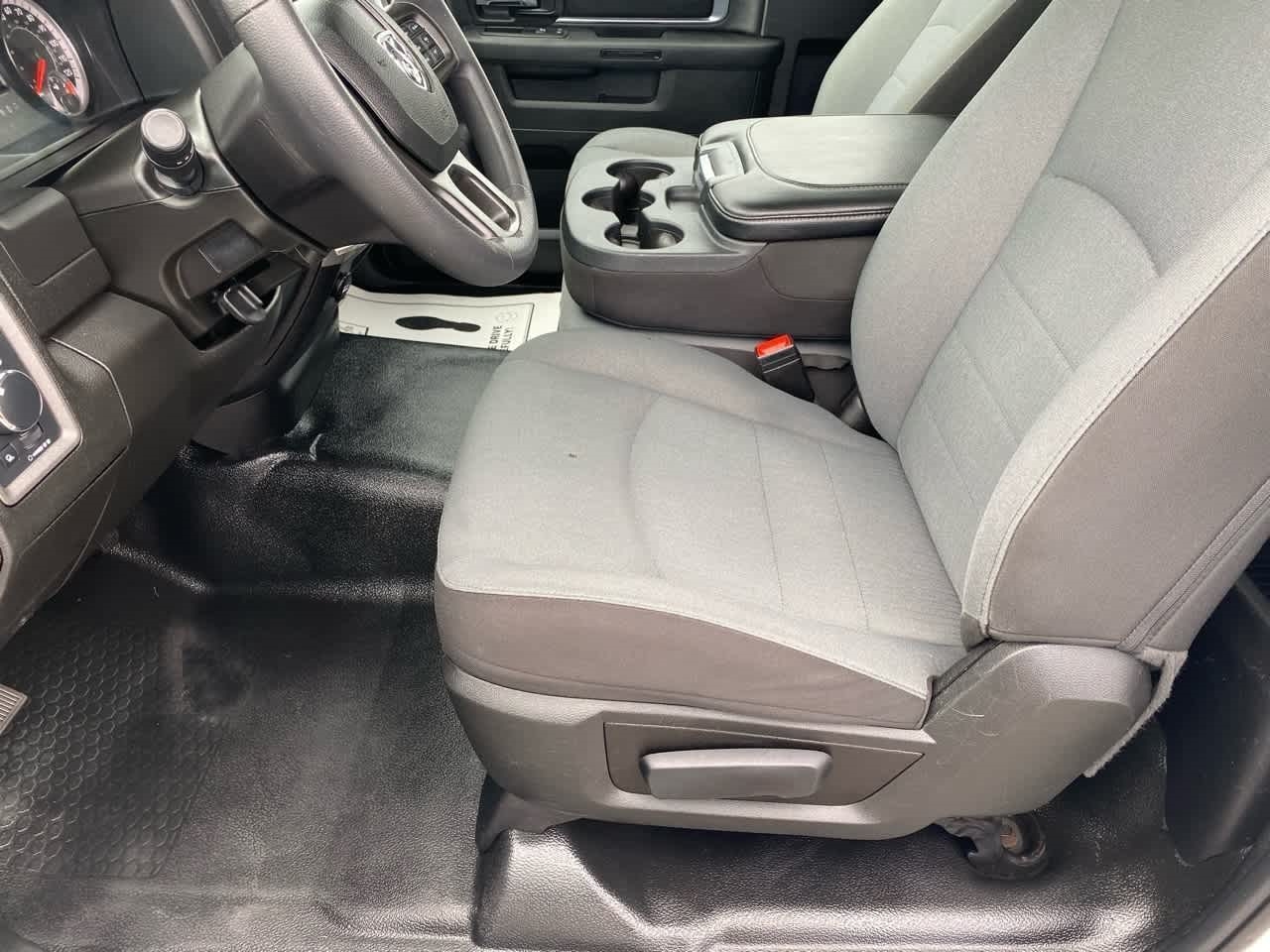 RAM 1500 Classic Tradesman 4x4 Reg Cab 8' Box 2022