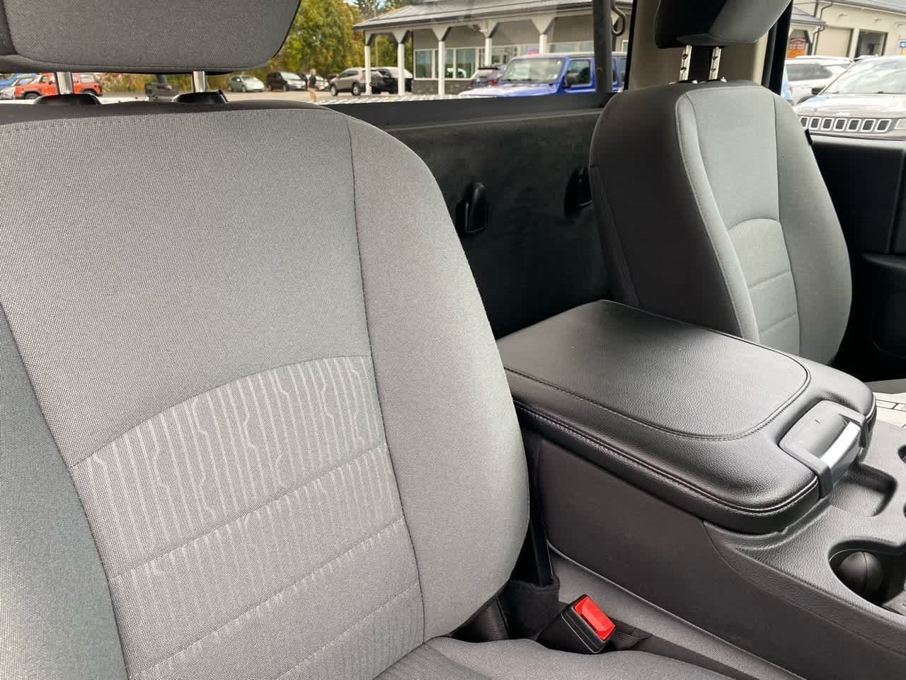 RAM 1500 Classic Tradesman 4x4 Reg Cab 8' Box 2022