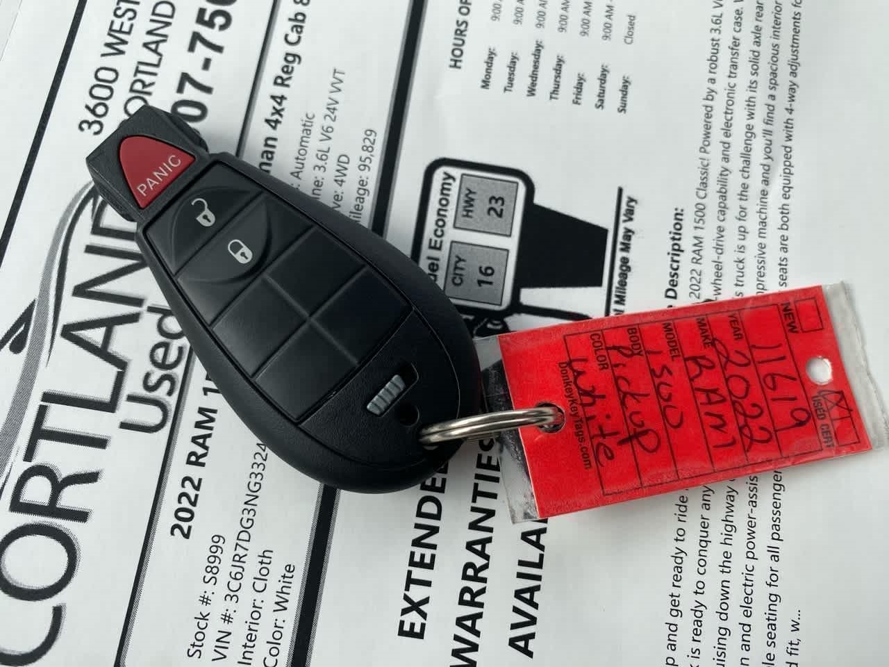 RAM 1500 Classic Tradesman 4x4 Reg Cab 8' Box 2022