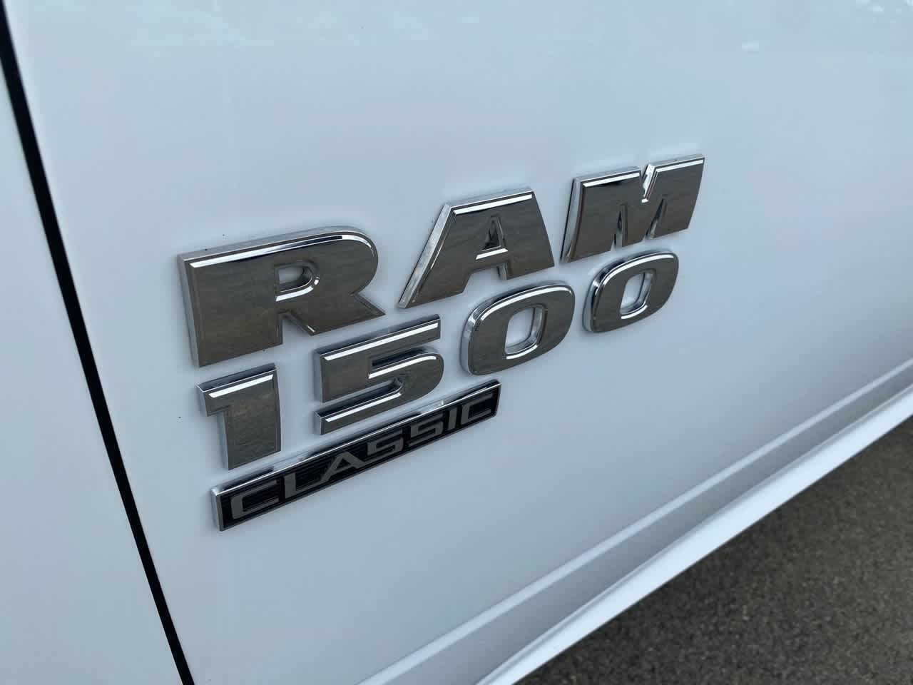 RAM 1500 Classic Tradesman 4x4 Reg Cab 8' Box 2022