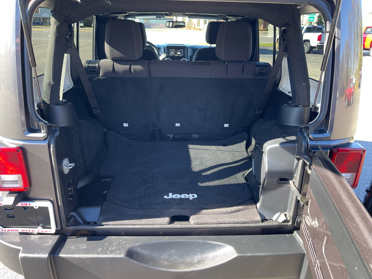 Jeep Wrangler Unlimited 4WD 4dr Sahara 2014