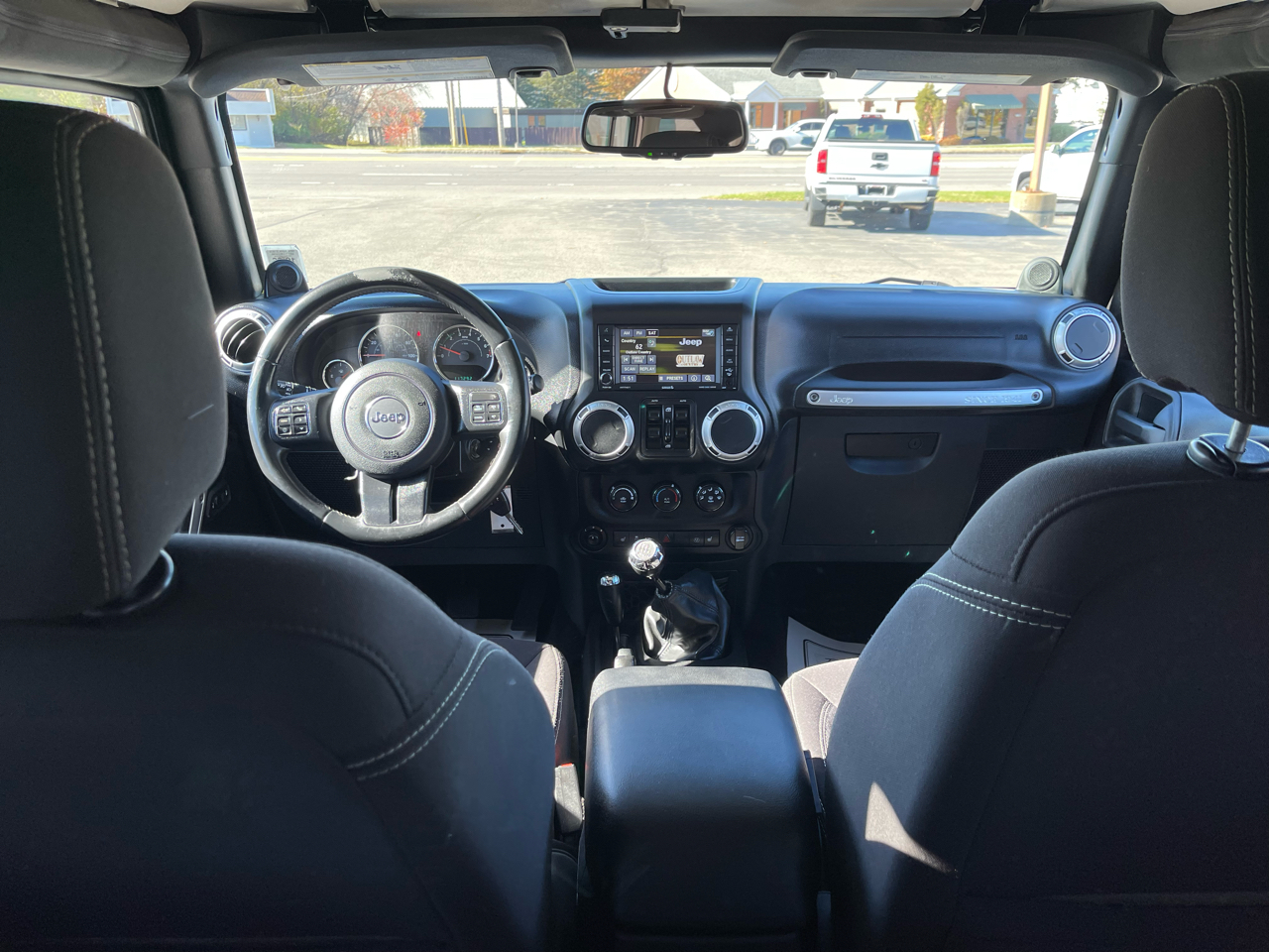 Jeep Wrangler Unlimited 4WD 4dr Sahara 2014
