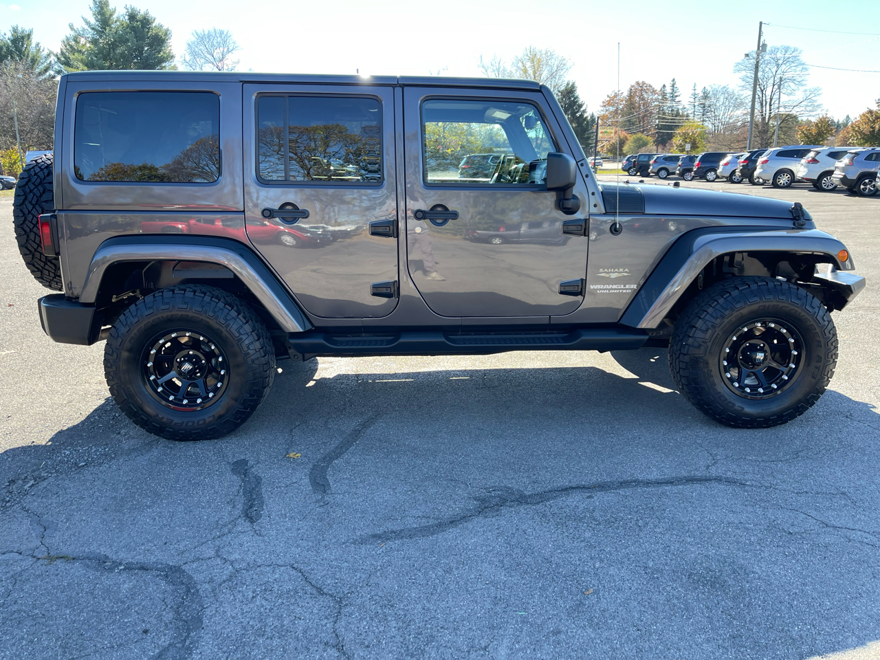 Jeep Wrangler Unlimited 4WD 4dr Sahara 2014