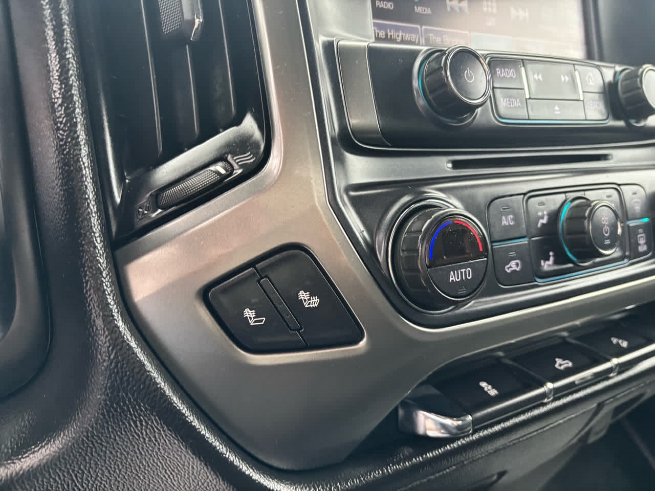 Chevrolet Silverado 1500 4WD Double Cab 143.5" LT w/2LT 2018