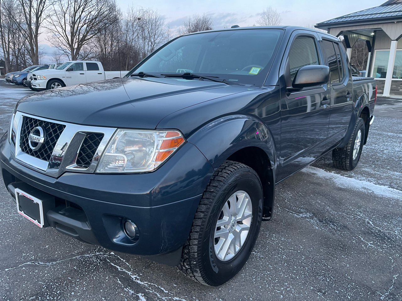 2017 Nissan Frontier 2017.5 Crew Cab 4x4 SV V6 Auto