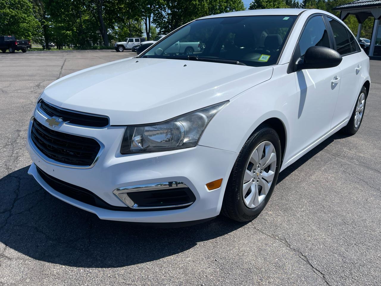 2015 Chevrolet Cruze LS Auto's photo